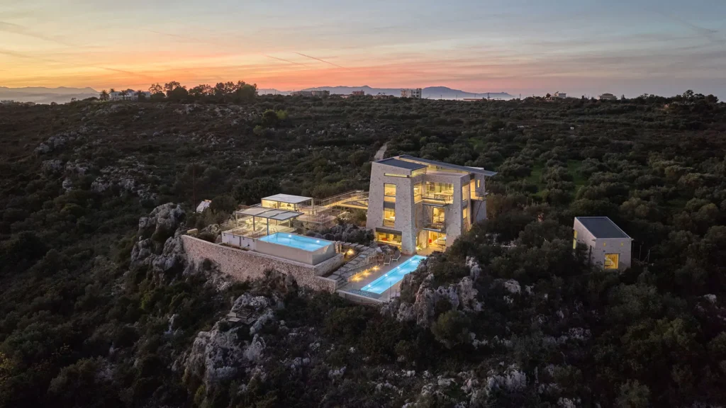 Rent luxury villa in Crete